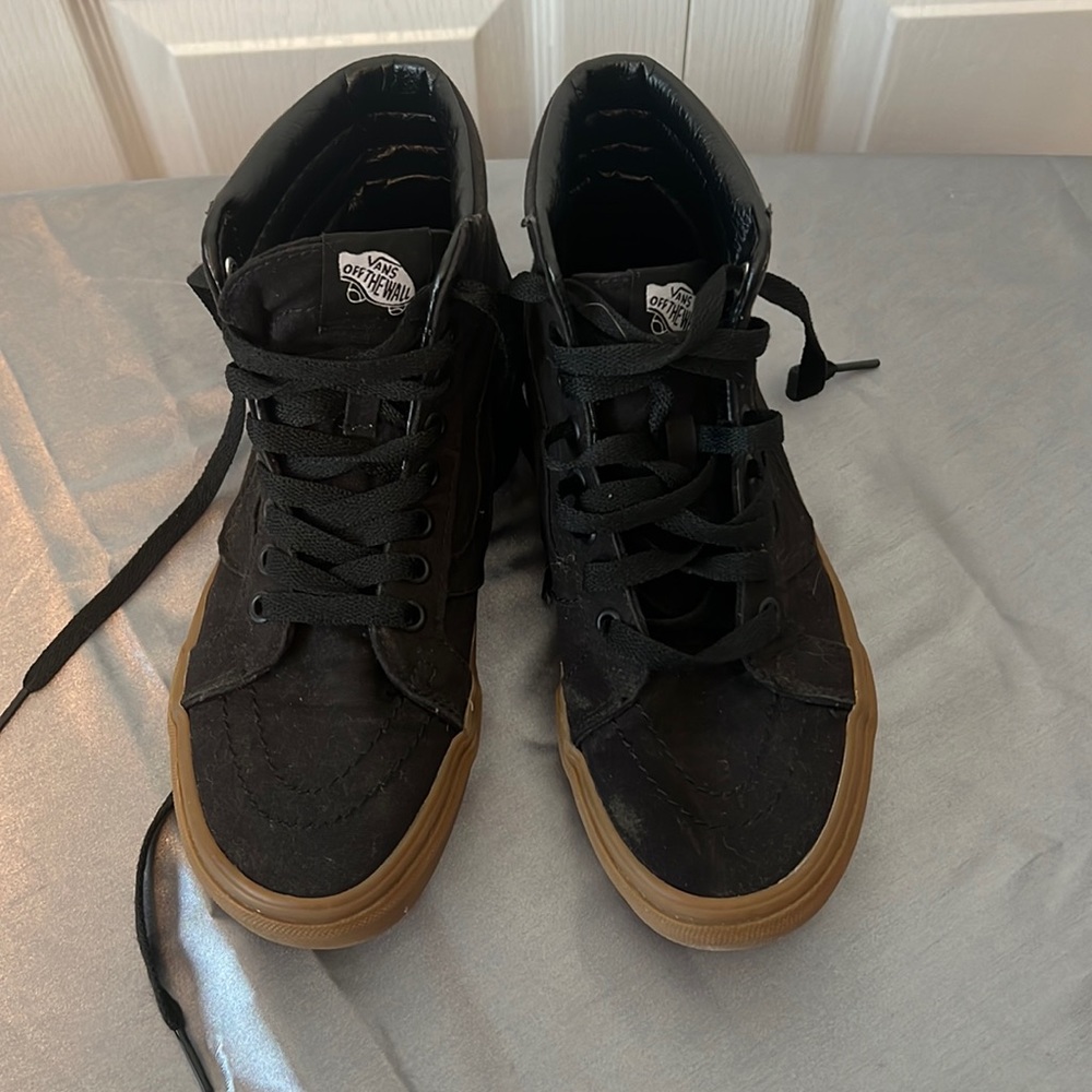 Vans Men's Size 6. Black High-Top Sneakers with Gum Sole